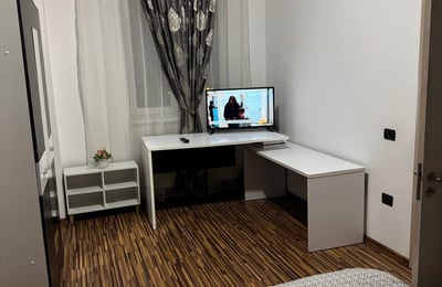 Alquiler de un cómodo apartamento de 2 habitaciones, 55 m², Constanța, Rumanía
